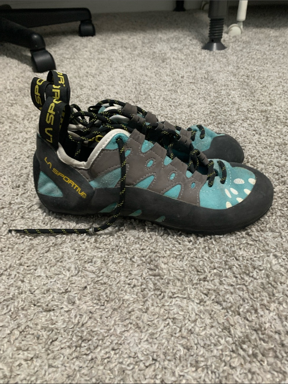 La Sportiva Tarantulace Teal and Gray Climbing Shoes - Picture 4 of 8